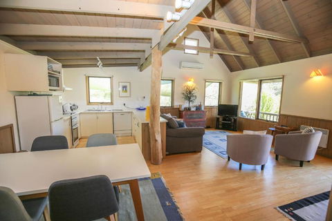 Crabapple Cottage - Sydneys Hotel 6