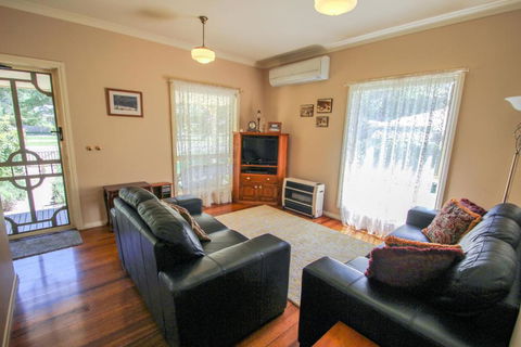 Harrietville Cottage - Sydneys Hotel 1