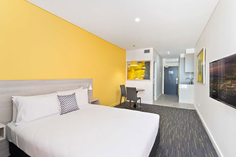 ValueSuites Green Square - Sydneys Hotel 3