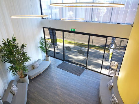 ValueSuites Green Square - Sydneys Hotel 0