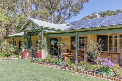 Devonleigh Bed & Breakfast - Sydneys Hotel 2