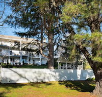 Lake Daylesford Apartments 5 - Sydneys Hotel