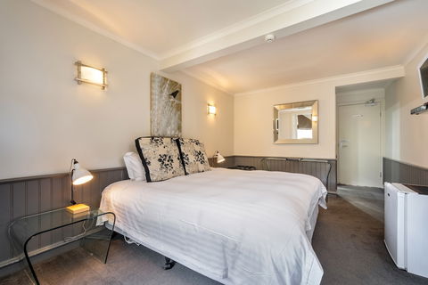 Pure Chalet - Sydneys Hotel 4