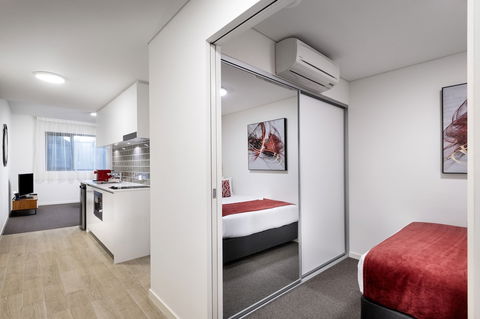 Ramada VetroBlu Scarborough Beach - Sydneys Hotel 2