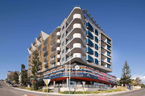 Ramada VetroBlu Scarborough Beach - Sydneys Hotel 4
