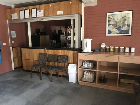 Snowy Mountains Coach And Motor Inn - Sydneys Hotel 2
