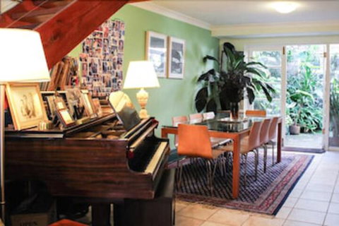 Historic Cottage - Sydneys Hotel 6
