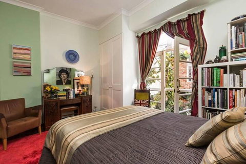 Historic Cottage - Sydneys Hotel 3