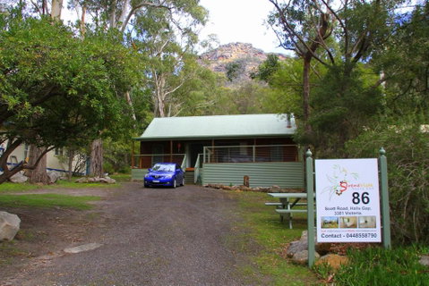 Serene Vista Halls Gap - Sydneys Hotel 1
