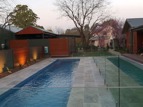 Irongate Studio - Sydneys Hotel 1