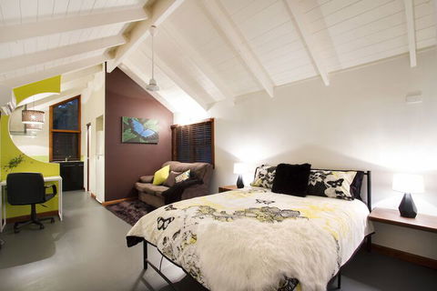 Airlie Beach Eco Cabins - Sydneys Hotel 6