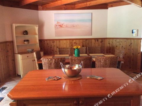 Peace & Tranquility With An Ocean View - Sydneys Hotel 1