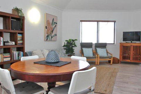 Ouyamunna House - Sydneys Hotel 0