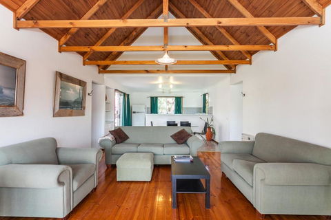 A River Bed Cottage - Sydneys Hotel 5