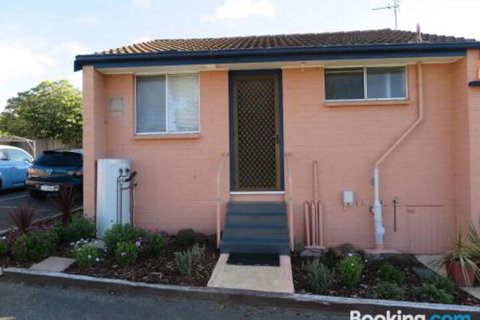 Beachside Rest - Sydneys Hotel 0