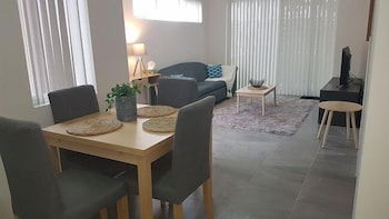 Luxuary Apartment Near Airport - Sydneys Hotel 1