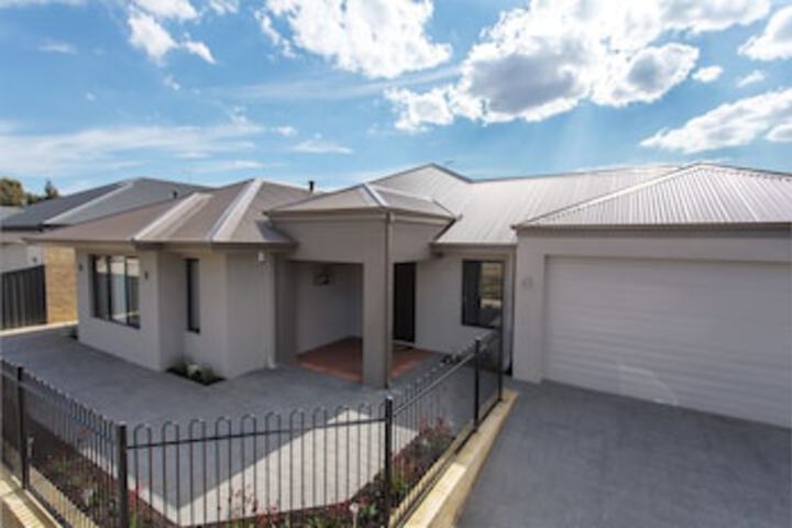 Beckenham WA Sydneys Hotel