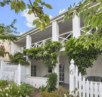 Lake Daylesford Apartments 6 - Sydneys Hotel