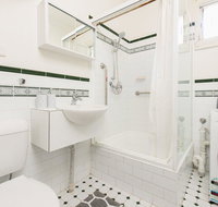 DH538 Refurbished Art Deco Gem - Sydneys Hotel