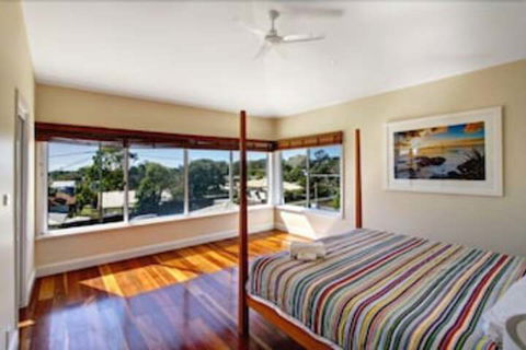 Away On Seaview Street - Sydneys Hotel 4