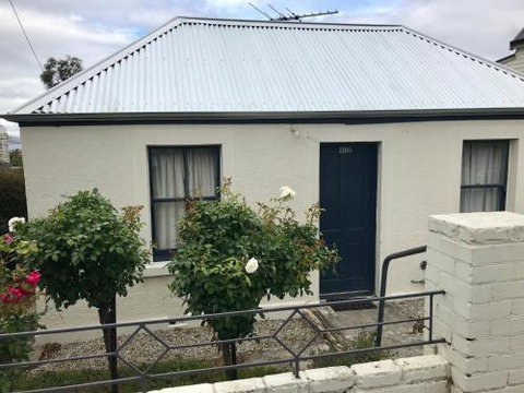 Omaroo House Panoramic Water Views - Sydneys Hotel 6