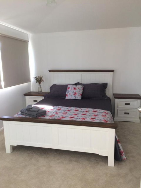 Lovedale Red Gum Cottage - Sydneys Hotel 3