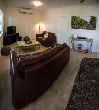 Farview Guest Accommodation - Sydneys Hotel 1