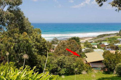 2 Degrees Of Separation - Sydneys Hotel 2