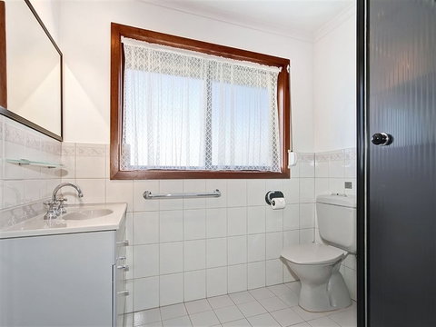 Beach House At Moana - Sydneys Hotel 2