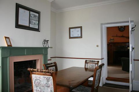 Gaol House Cottages - Sydneys Hotel 5