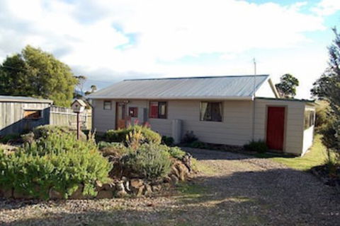 Engadine Cottage - Sydneys Hotel 4