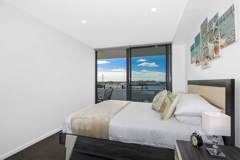 Astra Apartments Newcastle West - Sydneys Hotel 1