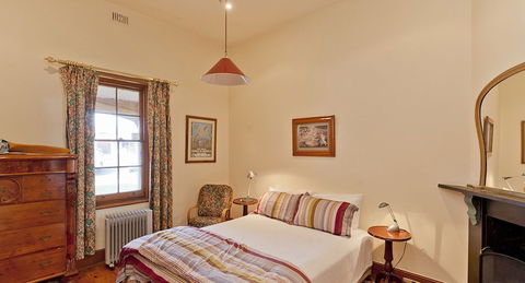 Adelaide Heritage Cottages & Apartments - Sydneys Hotel 6
