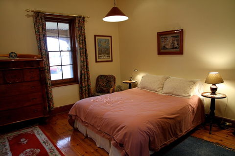 Adelaide Heritage Cottages & Apartments - Sydneys Hotel 5