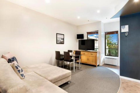 Sur La Plage - Sydneys Hotel 4