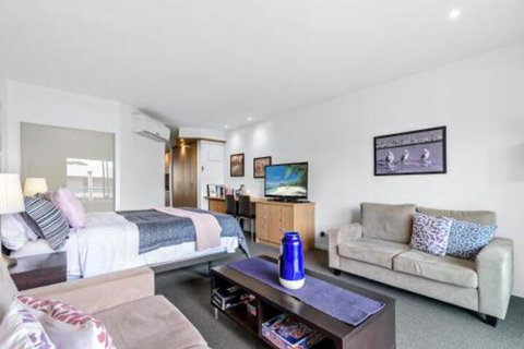 Sur La Plage - Sydneys Hotel 5