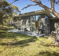 Ecocrackenback 10 'Sustainable chalet close to the slopes.' - Sydneys Hotel