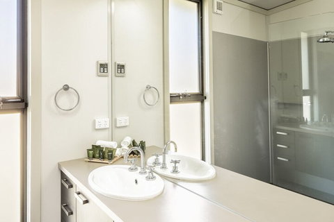 Ecocrackenback 14 Sustainable Luxurious Chalet Close To The Slopes. - Sydneys Hotel 6