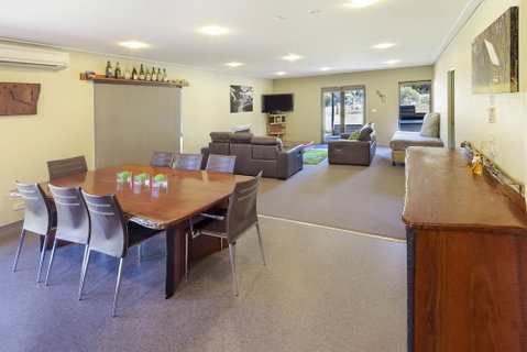 Kickenback Chalet - Contemporary Chalet In The Heart Of Crackenback - Sydneys Hotel 3