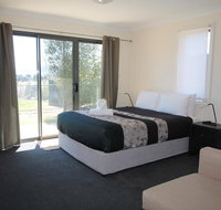Poley Cow Studio - Sydneys Hotel