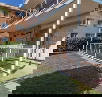 Castaways Unit 1 17 Shoal Bay Road - Sydneys Hotel