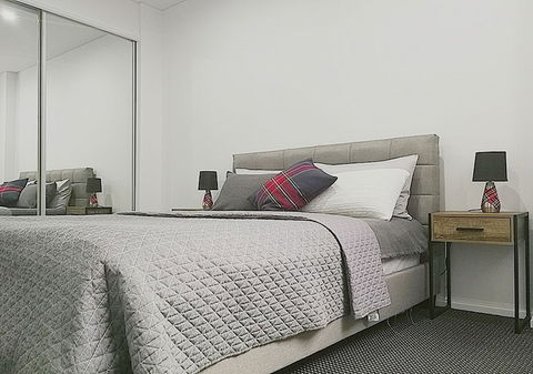 Stylish Waterfront Apt In Rhodes - Sydneys Hotel 6