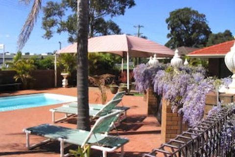 Bomaderry Motor Inn - Sydneys Hotel 1