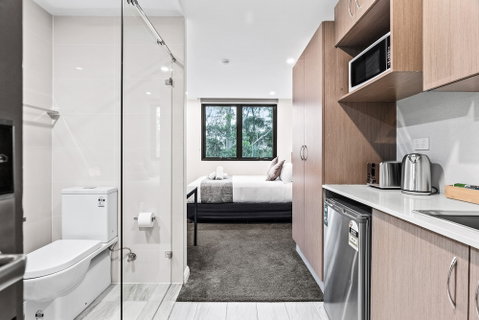 Seranin Gordon - Sydneys Hotel 6