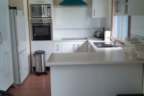 Rennies Beach House - Sydneys Hotel 7