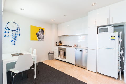 ALLINDA, 1BDR Melbourne Apartment - Sydneys Hotel 1