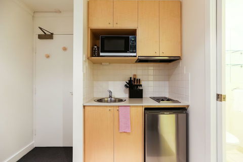WILLOW, Carlton Studio Apartment - Sydneys Hotel 3