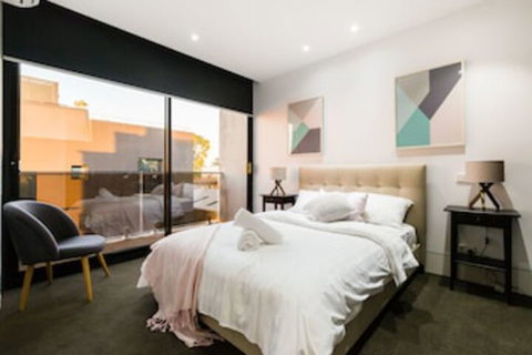 SOPHIA, 2BDR North Melbourne House - Sydneys Hotel 0