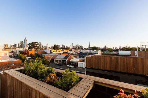 SOPHIA, 2BDR North Melbourne House - Sydneys Hotel 5