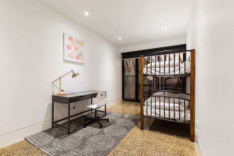 SOPHIA, 2BDR North Melbourne House - Sydneys Hotel 2